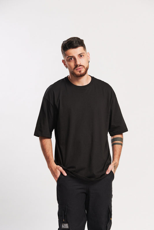 CAMISETA OVERSIZED BASICA NEGRA