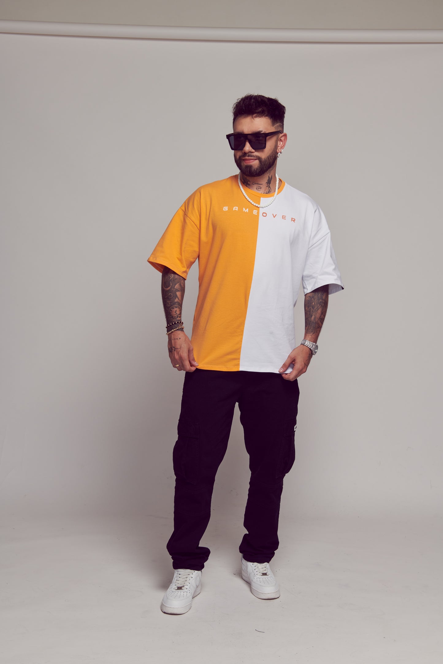 CAMISETA OVERSIZE BLANCA-NARANJA ESTAMPADO GAME OVER